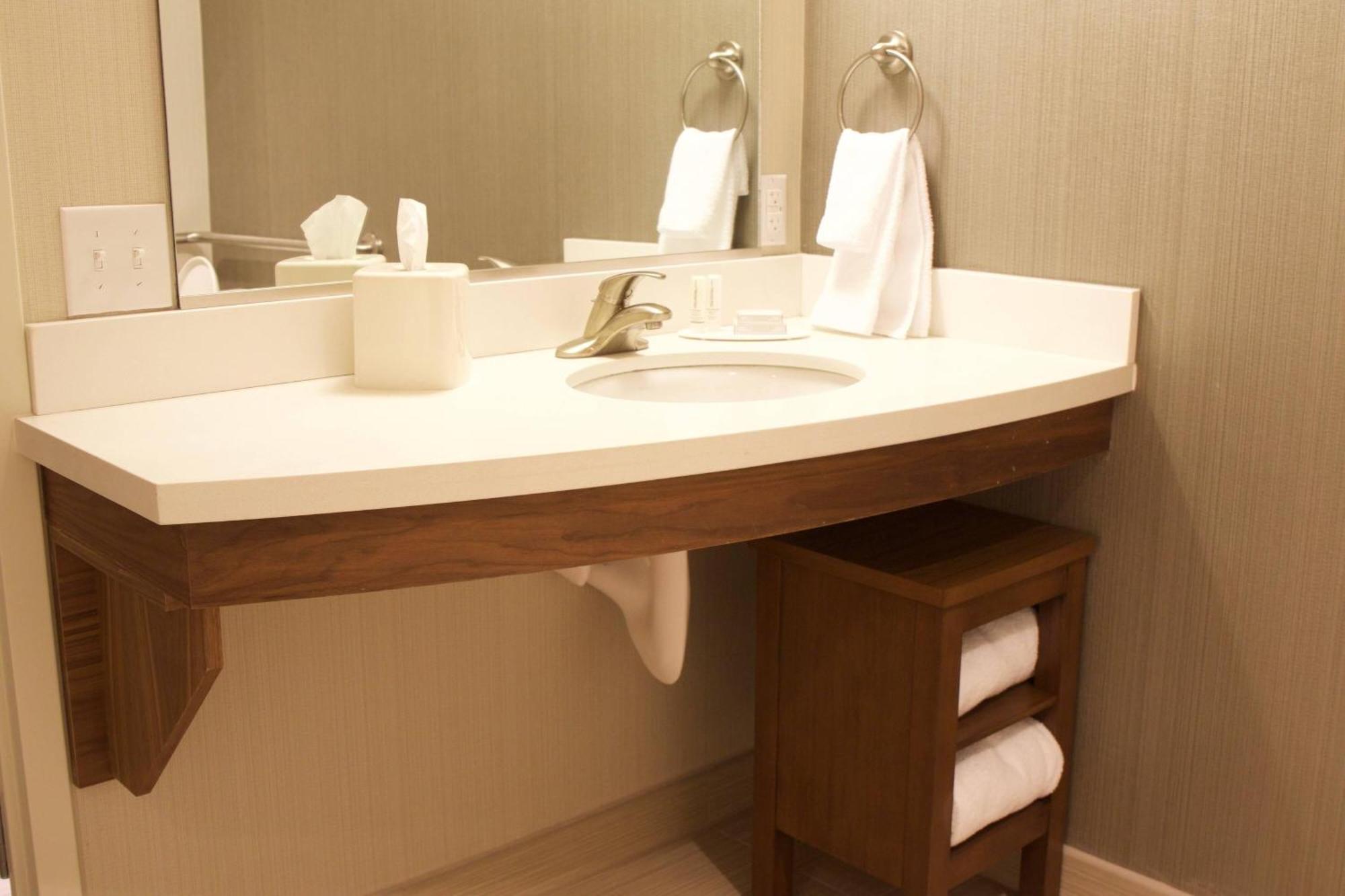 คอร์ตยาร์ด แอชวิลล์ แอร์พอร์ต Hotel เฟลทเชอร์ ภายนอก รูปภาพ