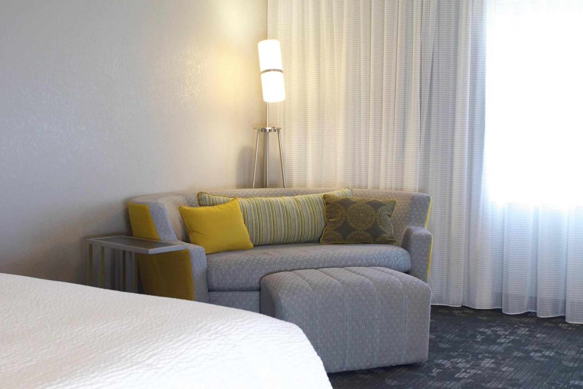 คอร์ตยาร์ด แอชวิลล์ แอร์พอร์ต Hotel เฟลทเชอร์ ภายนอก รูปภาพ