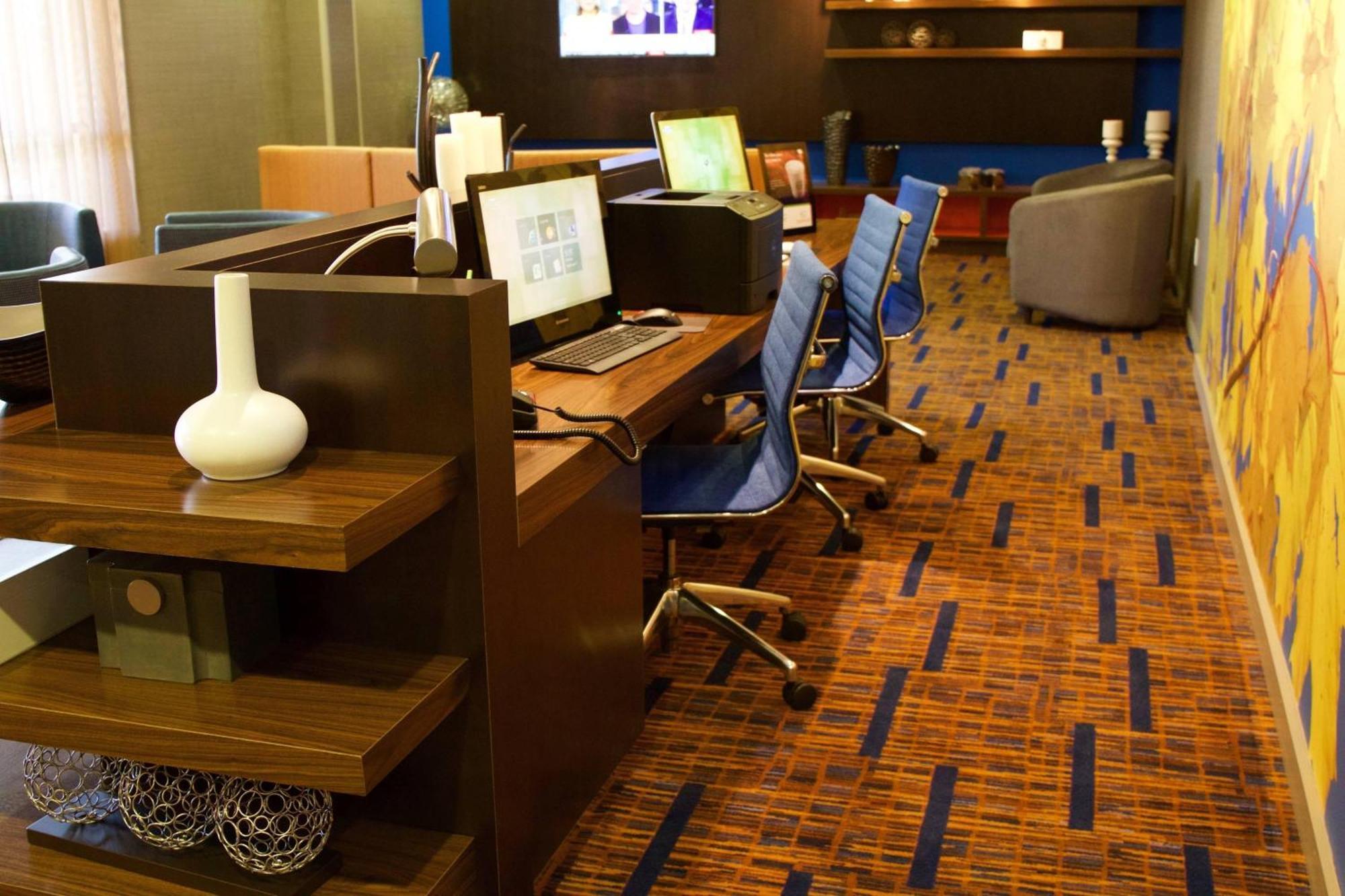 คอร์ตยาร์ด แอชวิลล์ แอร์พอร์ต Hotel เฟลทเชอร์ ภายนอก รูปภาพ
